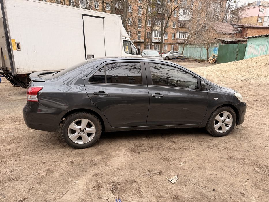 Продается авто Toyota YARIS