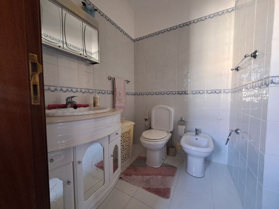 Quarto 30m2 em Moradia