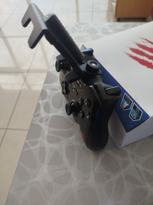Беспроводной геймпад Mad Catz