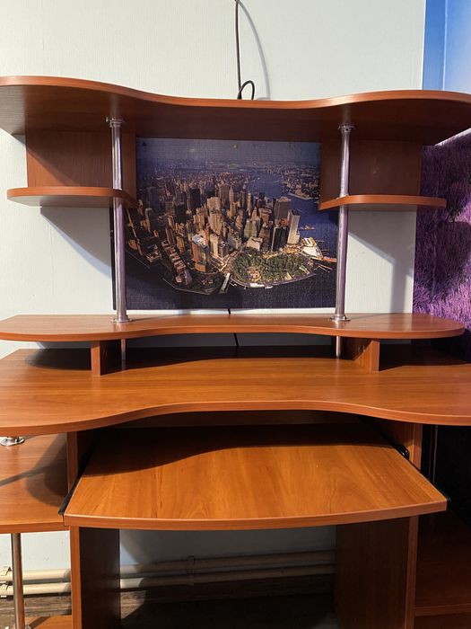 Комп‘ютерний стіл