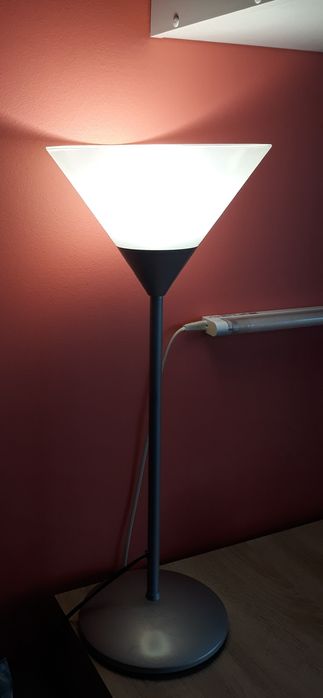 Sprzedam lampę podłogową