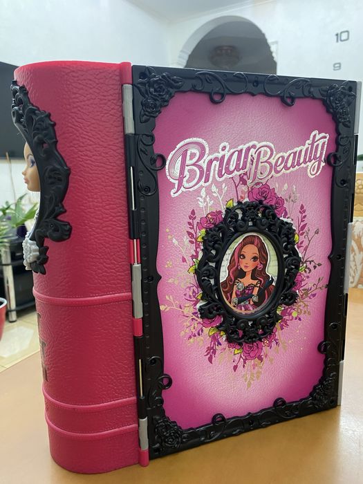 Книга дом для куклы Ever After High
