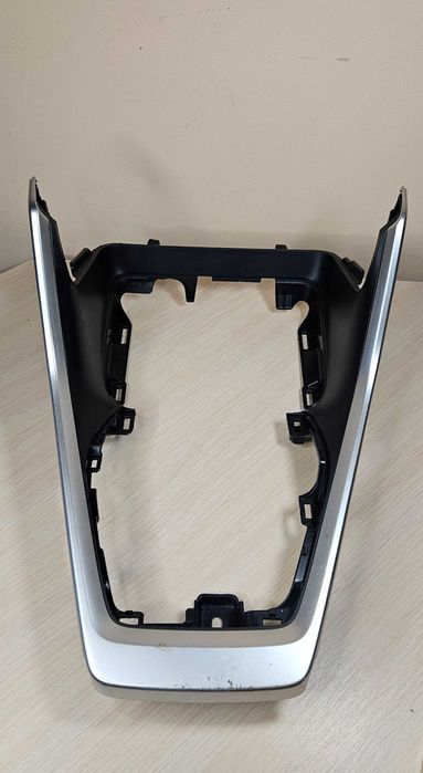 Окантовка перемикання передач Toyota Rav 4 2018 року 58821-42050