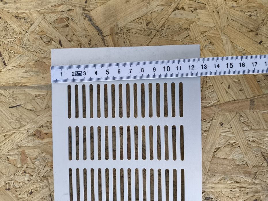 18x Kratka wentylacyjna 500x125 mm. 18 szt.