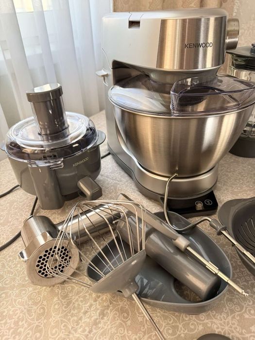 Продам кухонний комбайн Kenwood