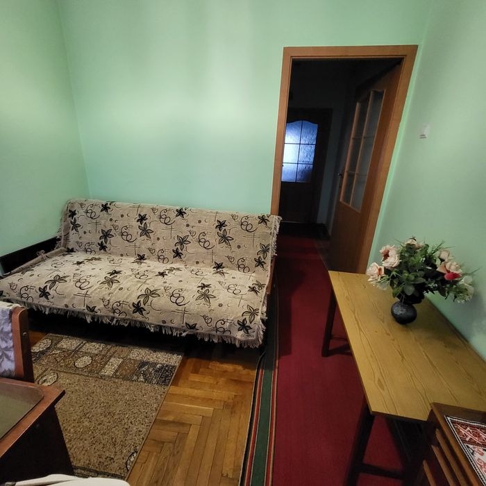 Підселення окрема кімната для дівчини .жінки Симоненка