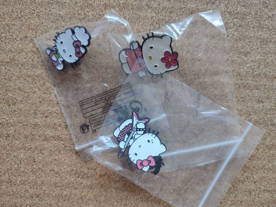 Trzy piny Hello Kitty Rock Star Cook