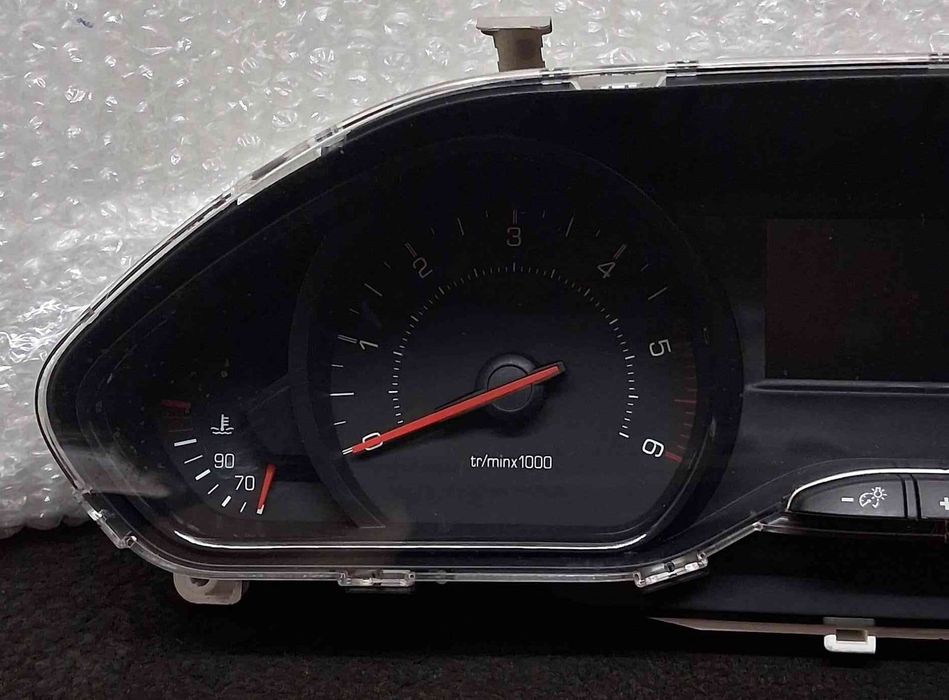 Grelha / Tampa de Gancho Reboque 9801904580 - PEUGEOT 208 I