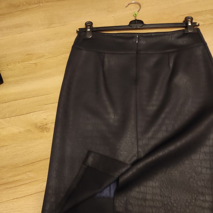 Komplet marynarka plus spódnica roz.38