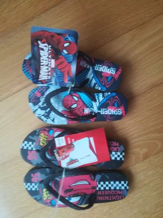 Chinelos novos de Praia para crianças.