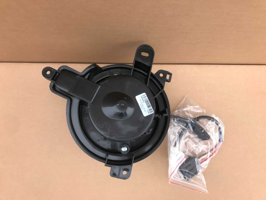 Моторчик печки вентилятор Peugeot Partner 306 Citroen Berlingo (96-03)