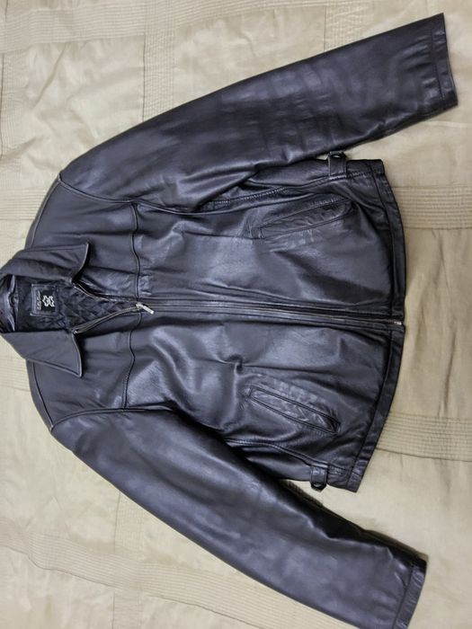 Casaco pele cor preta com forro almofadado