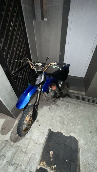 Vendo pitbike140ccYCF porém tem(problemas no motor) negociável!