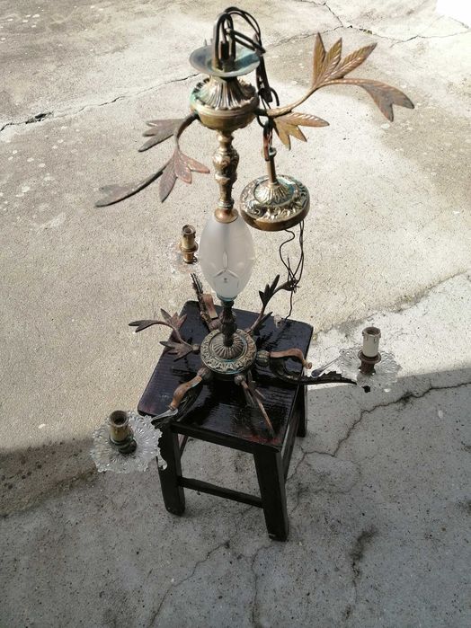 Candeeiro antigo de teto