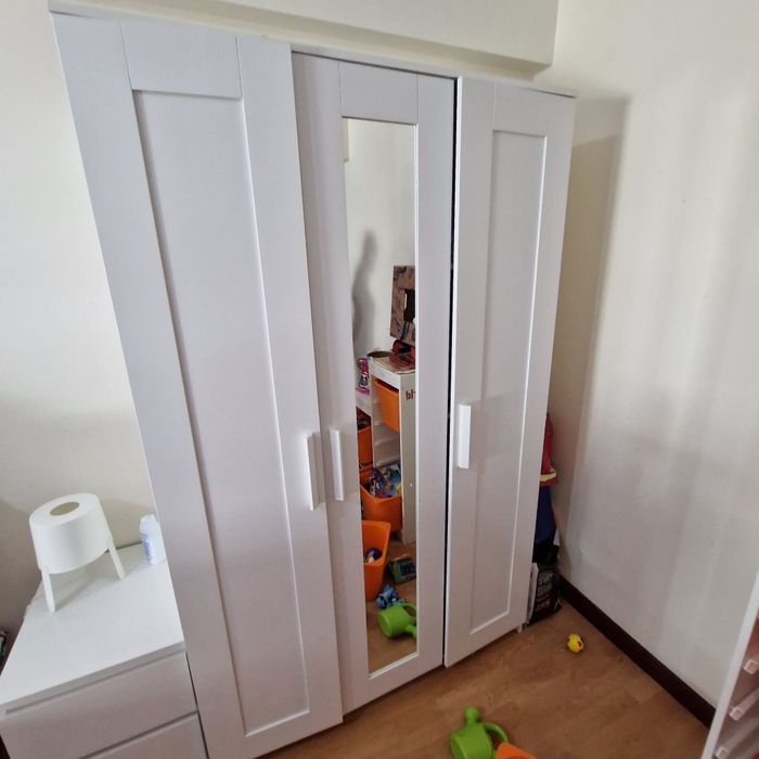 Vários móveis sala e roupeiro