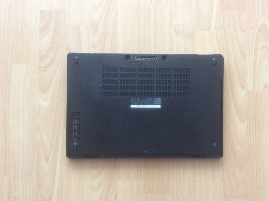 DELL E5570/15,6''/i5 4x2,5GHz/SSD256GB/8GB DDR4/Bat>3h/Windows 11 PRO