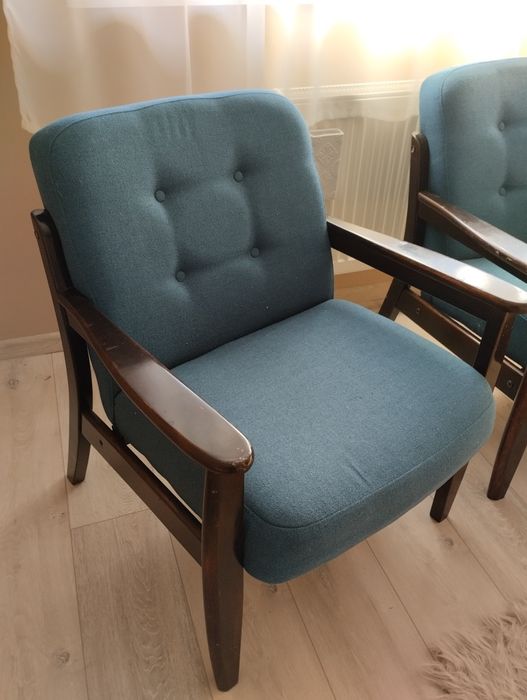 Fotele Chierowskiego z czasów PRL, odrestaurowane