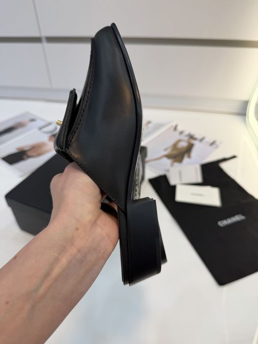 Шльопки від Chanel new 2026