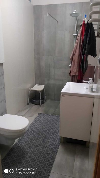 Dom nad jeziorem w 1 linii zabudowy, łódka, pomost z linią brzegową