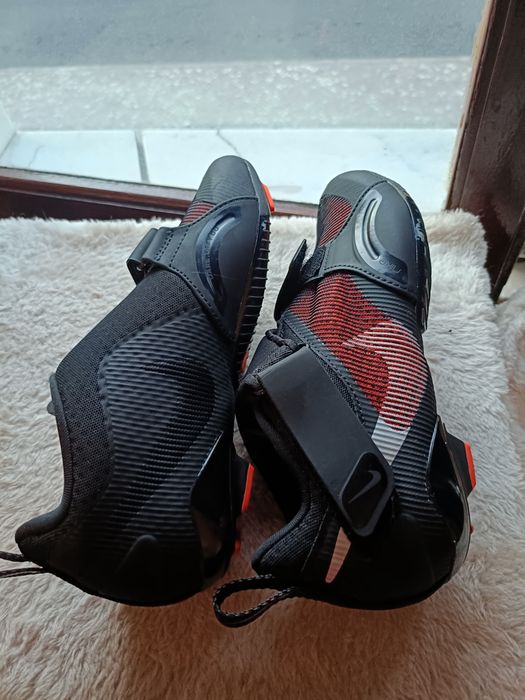 Sapatos encaixe bicicleta NIKE