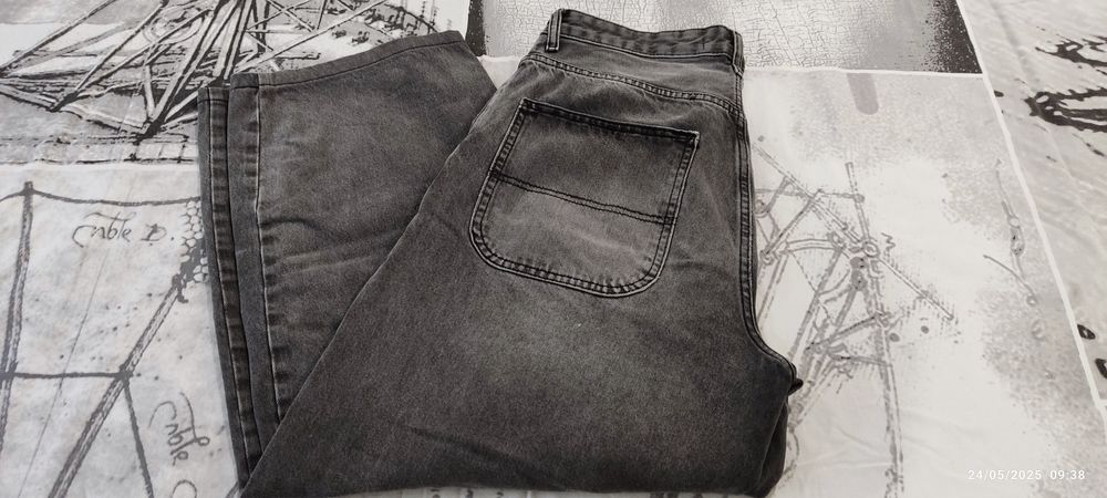 Calças de ganga da Bershka tam. 36