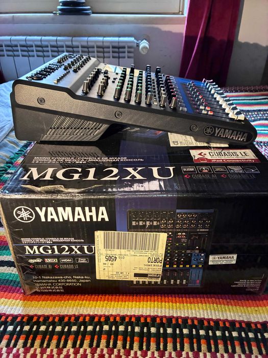 Mesa de mistura analógica Yamaha MG12XU