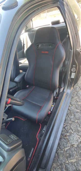 Bancos replica Recaro em pele