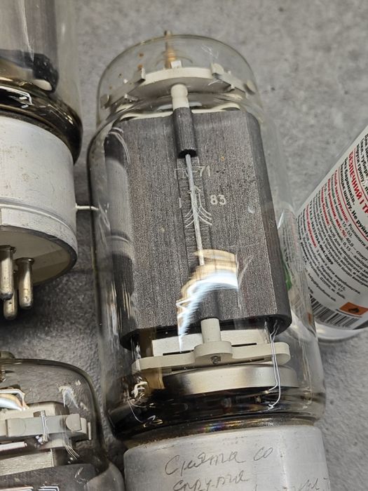 Генераторный пентод ГК-71, радиолампа, радиодетали