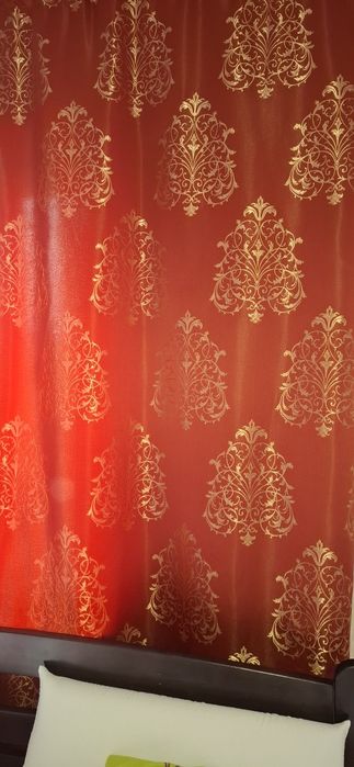 Штори червоні с золотом