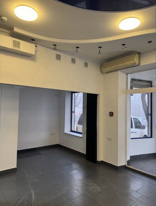 ОРЕНДА . Проспект Незалежності .