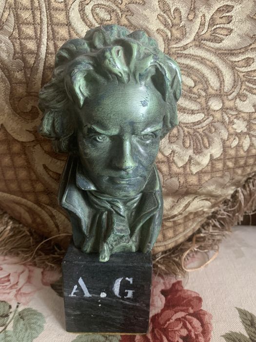 Busto Beethoven marfinite
