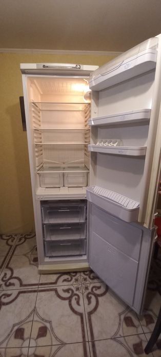 Продаю холодильник