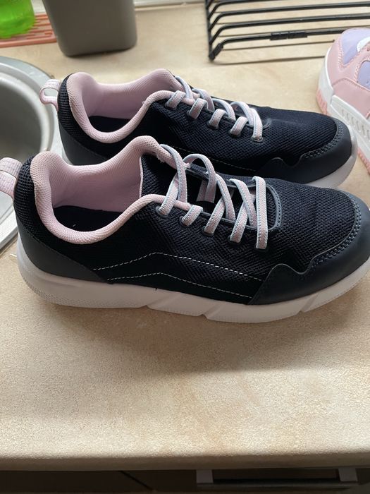 Adidasy rozm 34, dl wk 22cm. Nowe