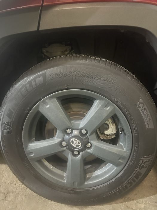 Диски с резиной 5.114.3 r17 Toyota Rav 4 Michelin