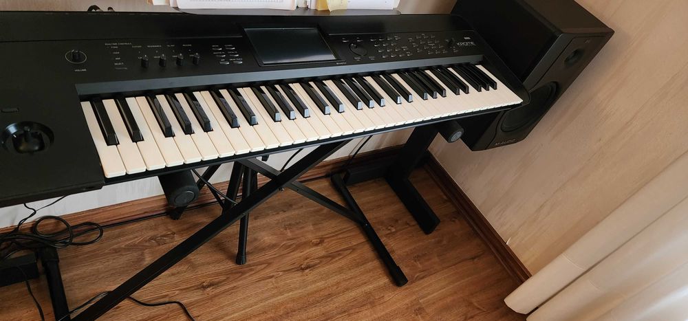 Korg Krome + Monitor Audio BX8 rigorosamente como novo