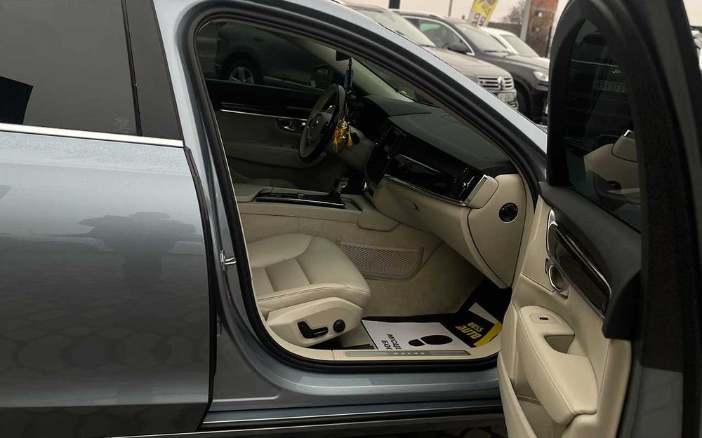 Volvo  S90  2017
