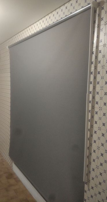 Estore de correr opaco, cinza