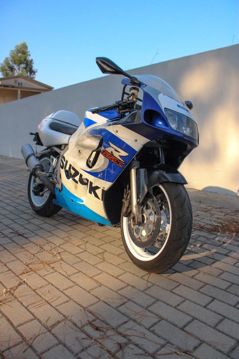 SUZUKI GSXR 600 SRAD ( 25kw de livrete )