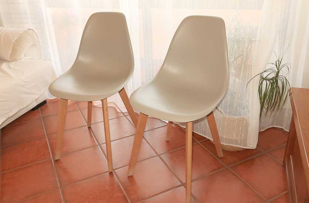 Cadeiras confortáveis decoração casa ou escritório