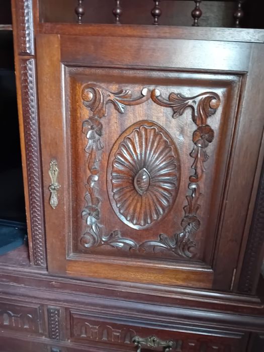 Móvel de Madeira Maciça