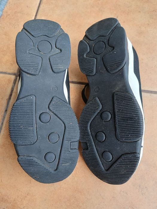 Sportowe buty damskie firmy bekkin rozmiar 38