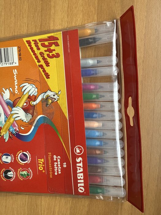 18 canetas de feltro
