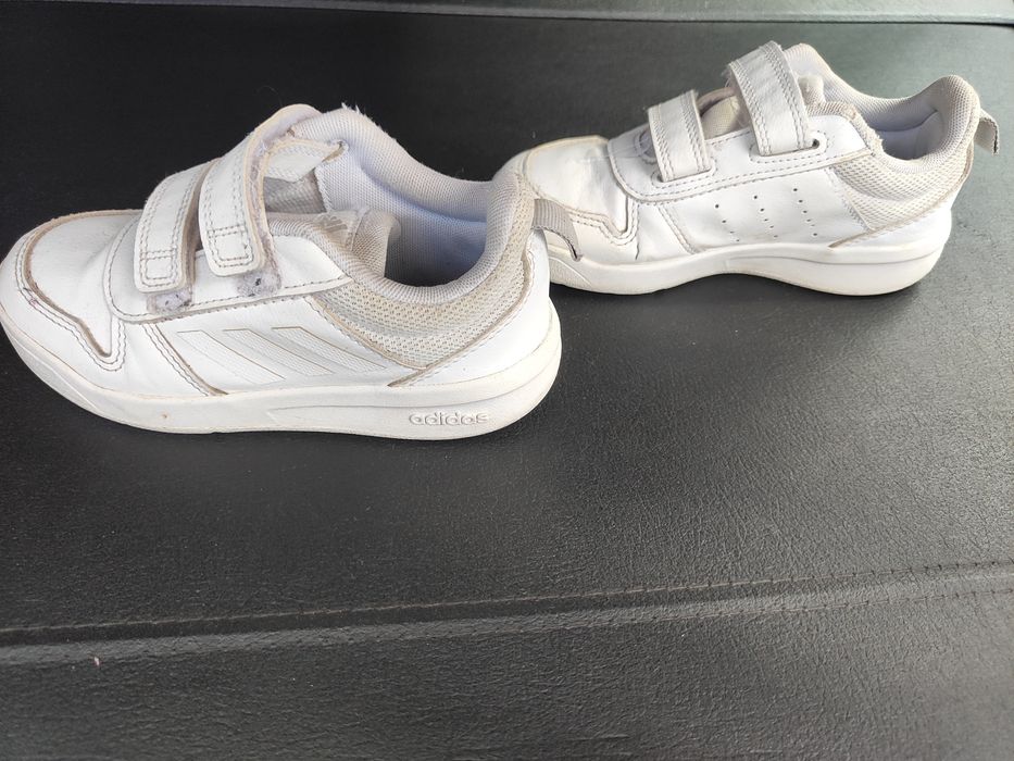 продам кросівки adidas розміру 30