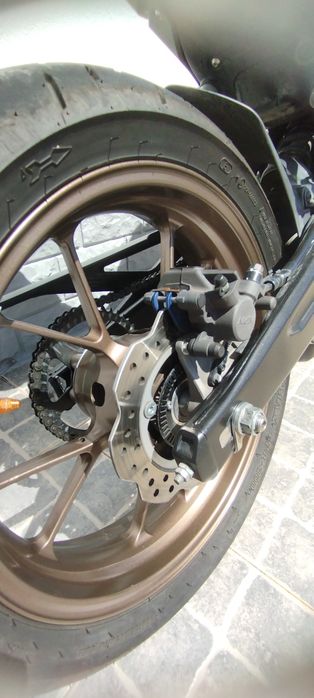 Honda CB 125R  - Como Nova