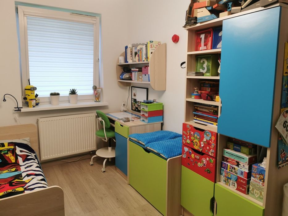 Komplet mebli dla dziecka, funkcjonalny, w bardzo dobrym stanie!
