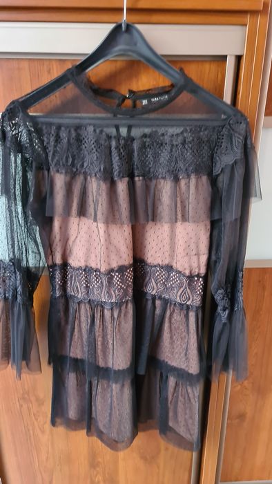 Sukienka koronkowa Zara
