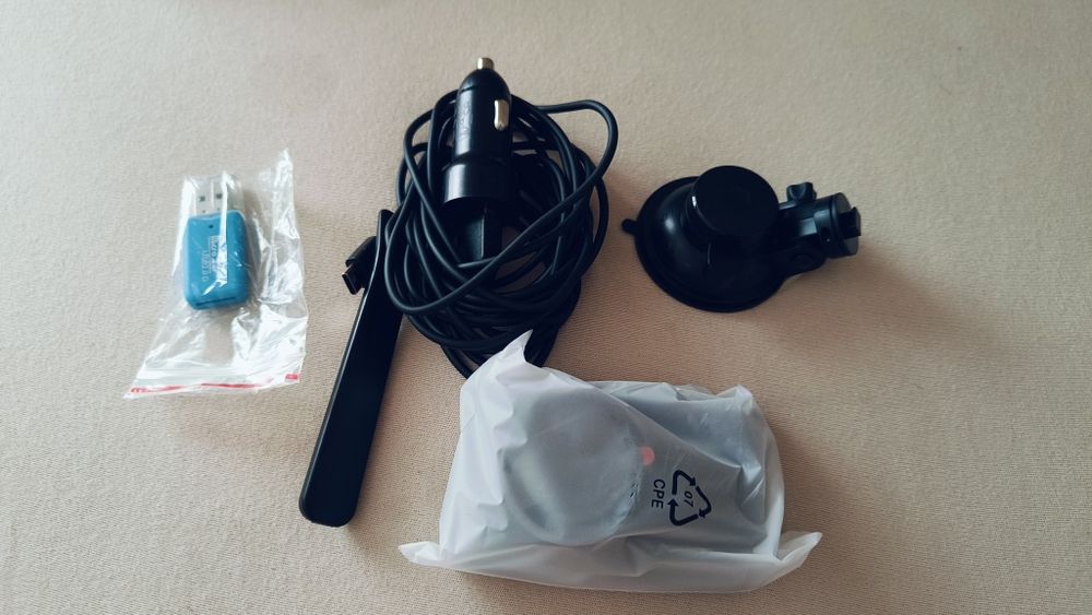 Wideorejestrator iZeeker iD400