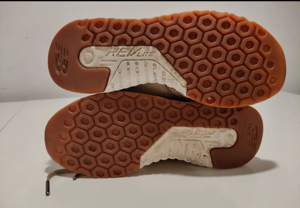 Buty damskie sportowe New Balance r.40,5