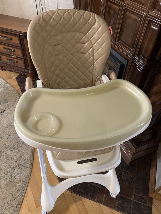Стілець для годування