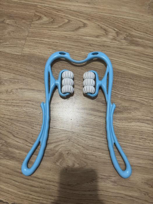 Masażer rolkowy do szyi, karku i pleców - niebieski roller 6 kulek